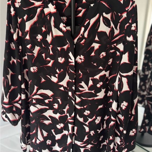 Apt. 9 Woman's Black White Red Abstract Semi Sheer Blouse US PL - Picture 4 of 12